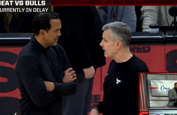 开云体育官网-要打了吗？公牛热火球员回到场地 比赛已经延迟一个半小时