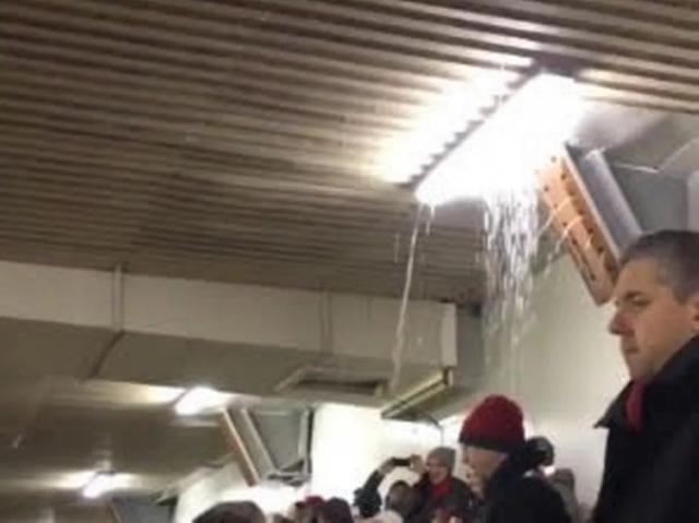 1736172946552015286.jpg 漏水.jpg