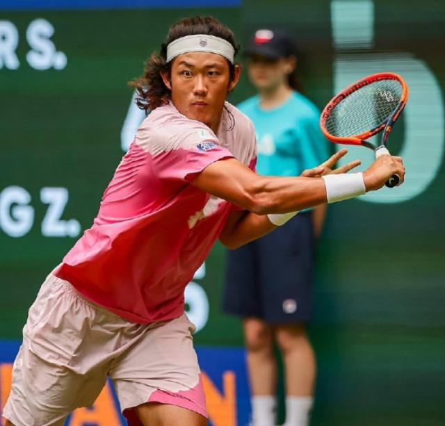 开云体育官网-张奔斗：张之臻上演神奇2比5，再入巡回赛4强！