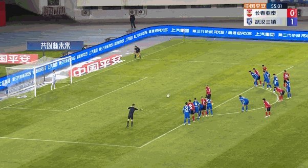 1663673708063053771.gif yt.gif