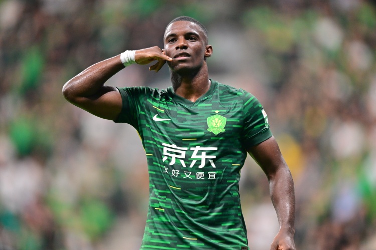 开云体育登录-助攻双响！法比奥赛后称赞王刚：刚哥永远是刚哥，他是我们的典范